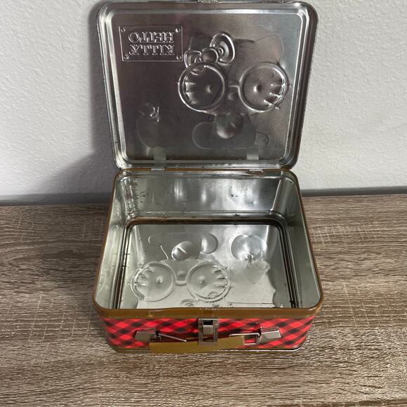 Hello‎ Kitty Luvnugget Plaid Tin Lunch Box Red Black 2012 Sanrio Collectible - Picture 3 of 12